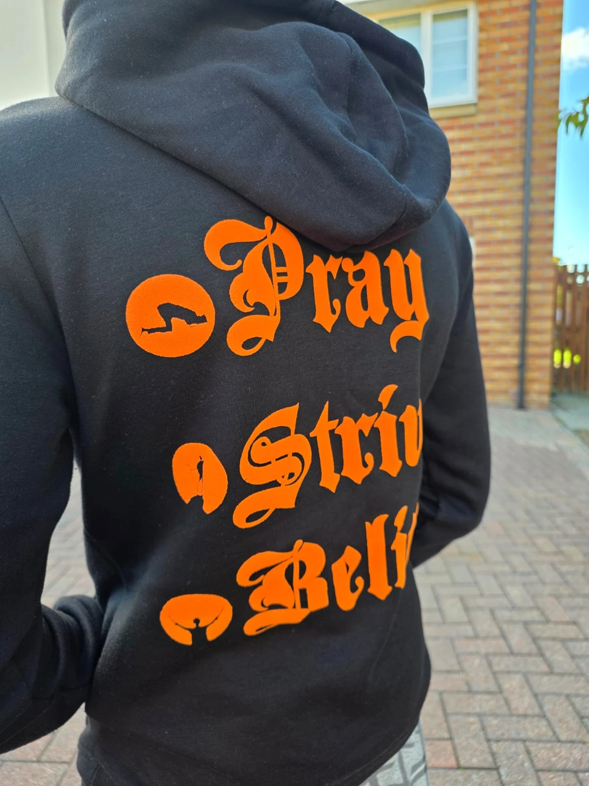 Pray Strive Believe - hoodie black back